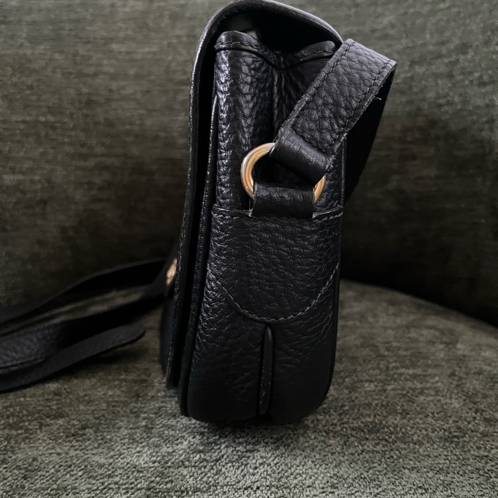 Valentino Garavani pebbled leather shoulder
Black Leather Crossbody - Picture 6 of 10